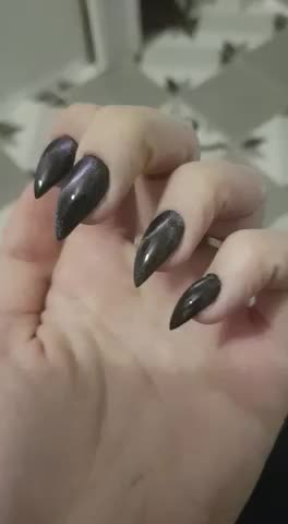 zwarte stiletto nagels uit Tilburg