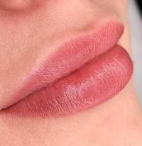 lippen natuurlijke look na pmu behandeling