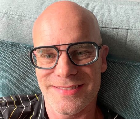 wenkbrauw tattoo voor mannen met lichte of dunnen wenkbrauwen